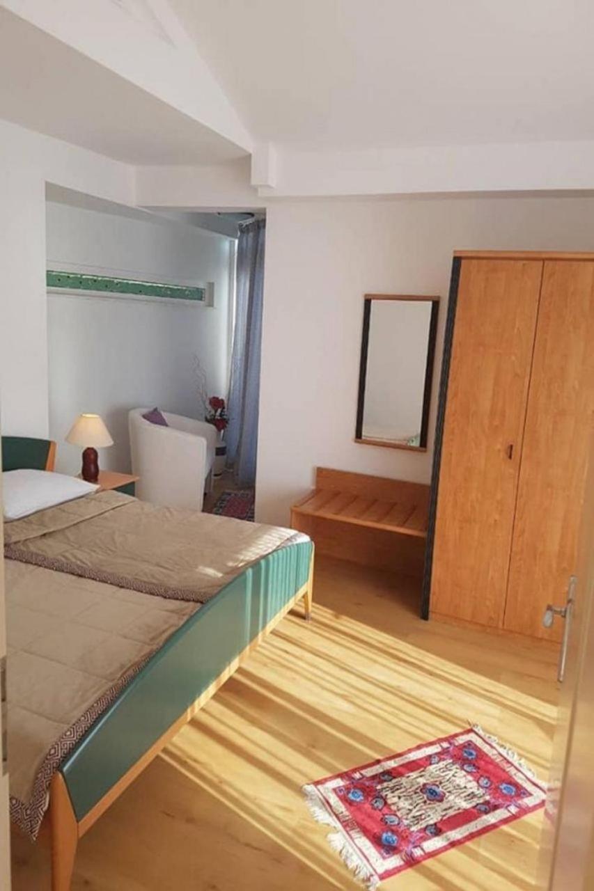 Apartments Javi - Free Private Parking Trogir Exterior photo